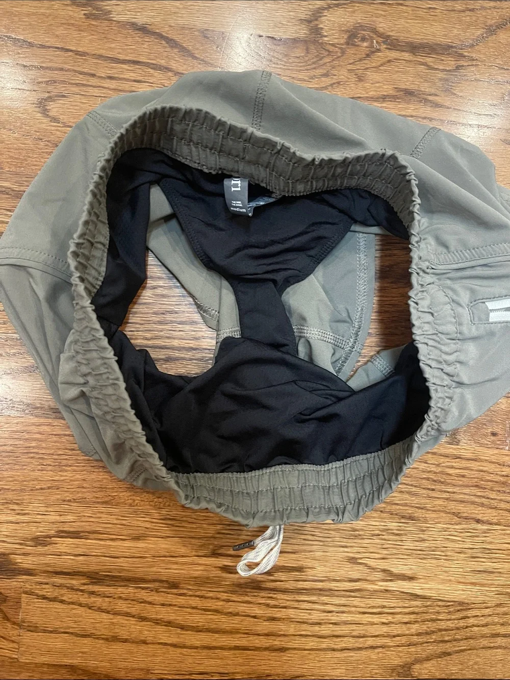 Vuori Women's Clementine 2.0 Shorts in Olive gray Sz M - Picture 7 of 13